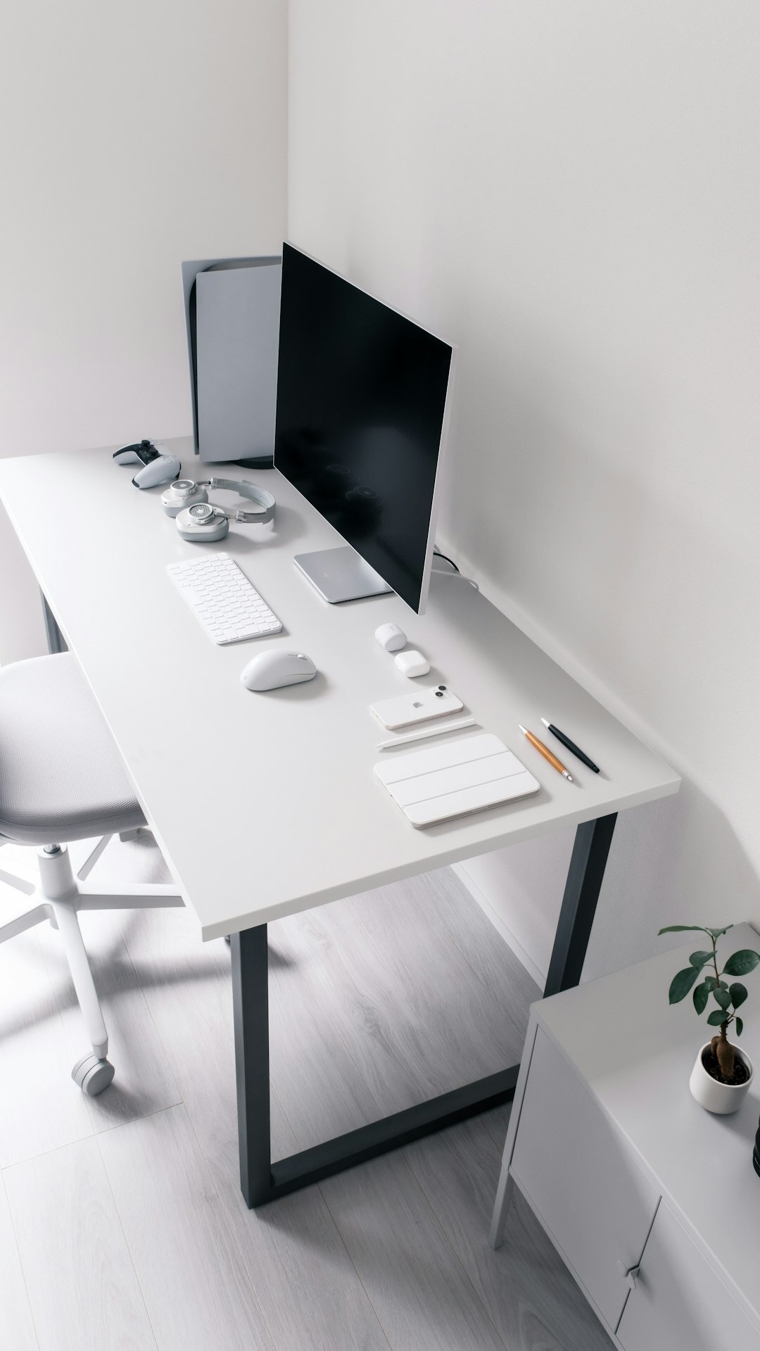 swiss truth desk office